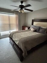 10302 W Winston Ave, Unit Lake Plaza Condominiums in Baton Rouge, LA - Building Photo