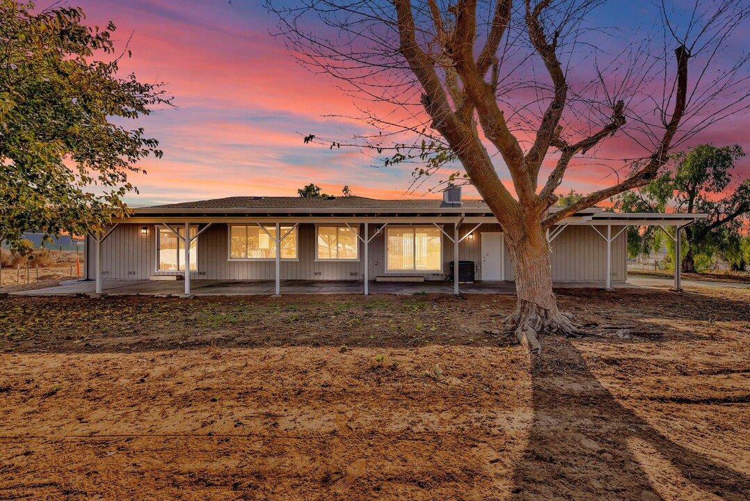 60 Old Stagecoach Rd in Brentwood, CA - Building Photo