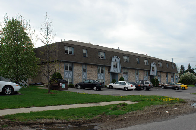 3918 W Sylvania Ave in Toledo, OH - Foto de edificio - Building Photo