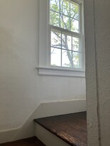 55 Quaker Ln N in West Hartford, CT - Building Photo