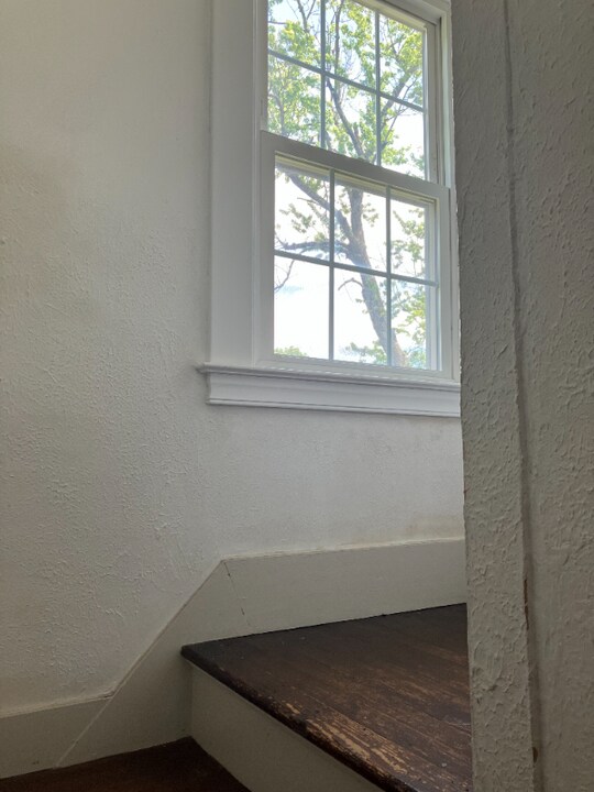 55 Quaker Ln N in West Hartford, CT - Building Photo