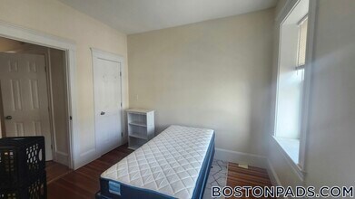 887 Huntington Ave in Boston, MA - Foto de edificio - Building Photo