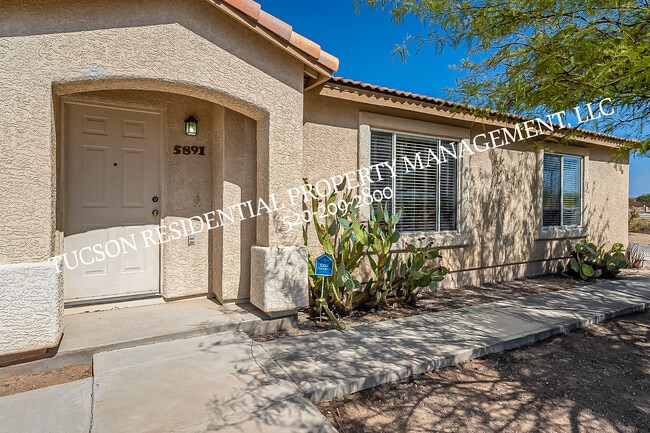 5891 E Farmridge Dr in Tucson, AZ - Building Photo - Building Photo