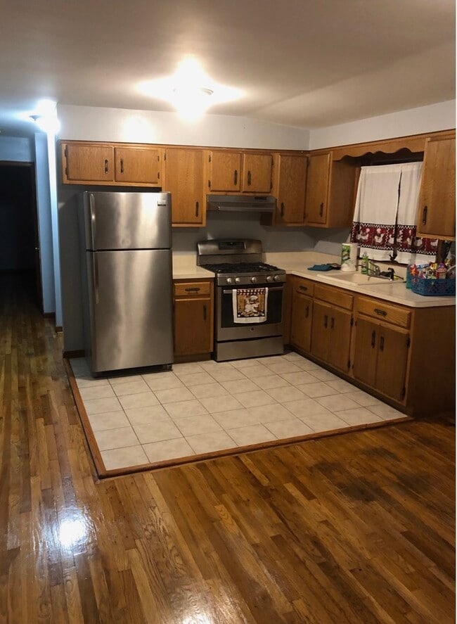 197 Aspinwall St, Unit 2 in Staten Island, NY - Foto de edificio - Building Photo