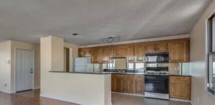 8 Pebble Ave, Unit #2 in Revere, MA - Building Photo - Building Photo