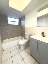 1370 NE 119th St in Miami, FL - Building Photo - Building Photo