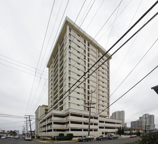 H&M Apartments in Honolulu, HI - Building Photo - Building Photo