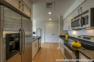 601 Albany St in Boston, MA - Building Photo - Building Photo