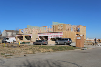 Townhomes at the Reserve in Lenexa, KS - Building Photo - Building Photo