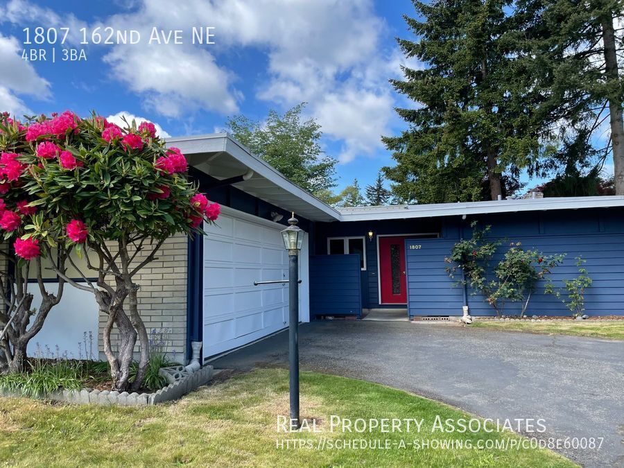 1807 162nd Ave NE in Bellevue, WA - Building Photo