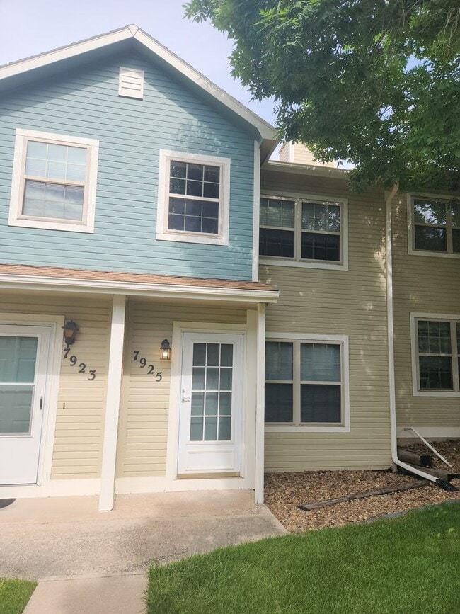 property at 7925 Lexington Park Dr