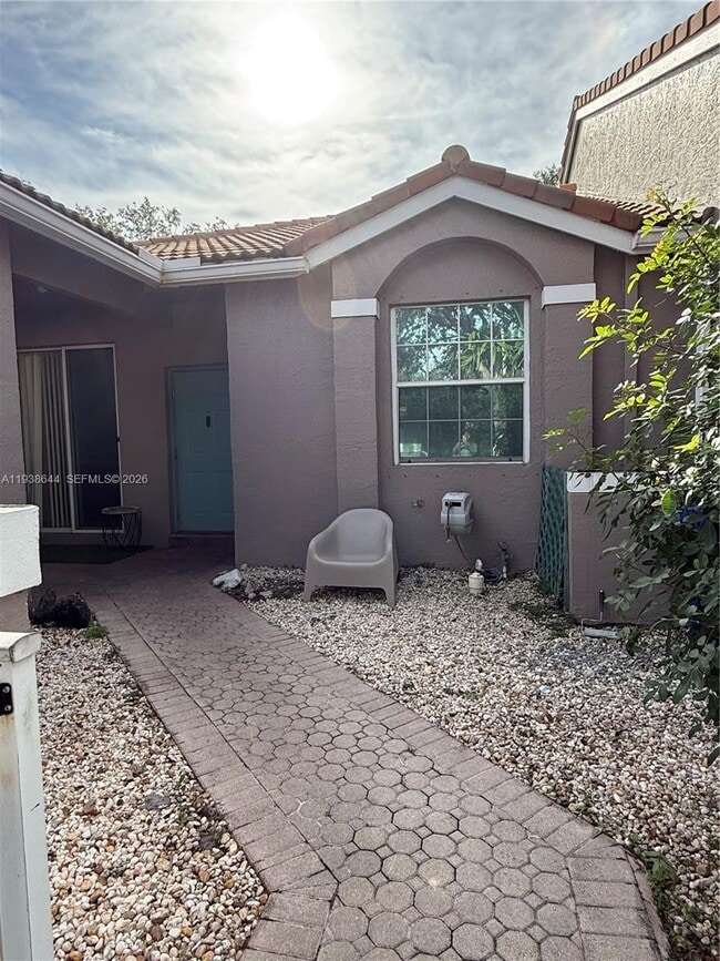 7420 S Aragon Blvd in Sunrise, FL - Building Photo - Building Photo