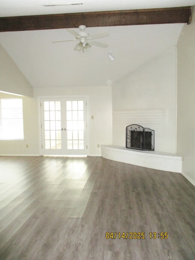 1800 Tobie Layne St in Benbrook, TX - Building Photo - Building Photo