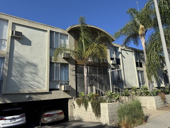 4623 La Mirada in Los Angeles, CA - Building Photo - Building Photo