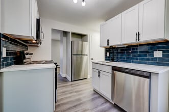 20 Howard St, Unit 17A in East Hartford, CT - Building Photo - Building Photo