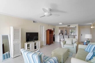 5510 La Puerta Del Sol Blvd S in St. Petersburg, FL - Building Photo - Building Photo