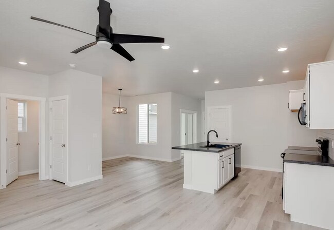 5074 W Milano St in Meridian, ID - Building Photo - Building Photo