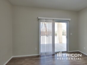 1025 E Oceanwood Ave in North Las Vegas, NV - Building Photo - Building Photo