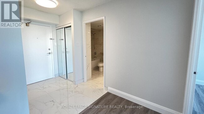 10 Laurelcrest St in Brampton, ON - Building Photo - Building Photo