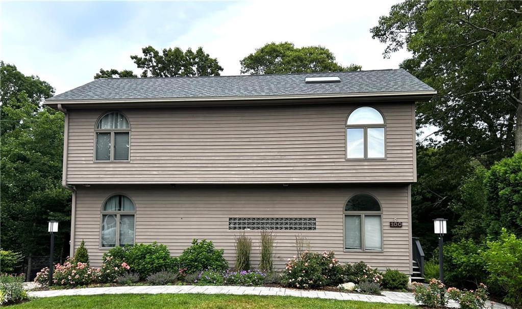 100 Shirley Dr in Charlestown, RI - Building Photo