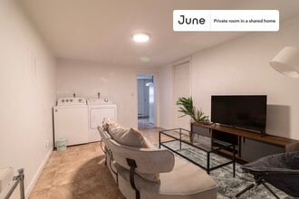 Room in Shared 5 bed/2 bath home, Unit A in Boston, MA - Foto de edificio - Building Photo