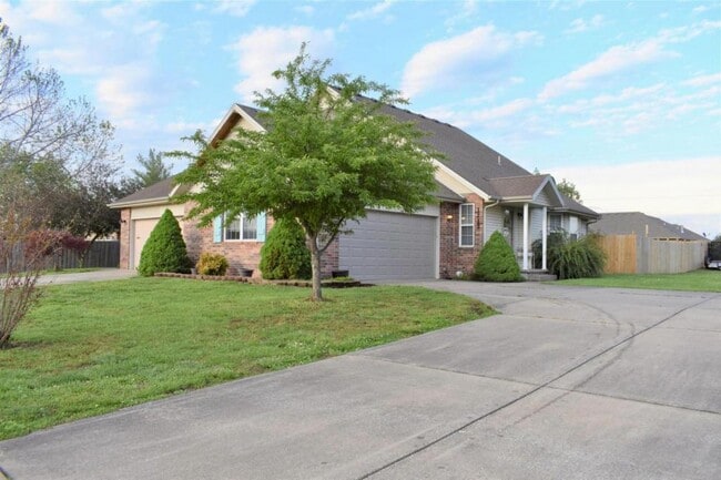 property at 1212 N 9th Ave