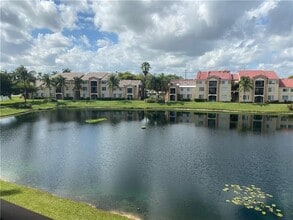 2081 Renaissance Blvd in Miramar, FL - Building Photo - Building Photo