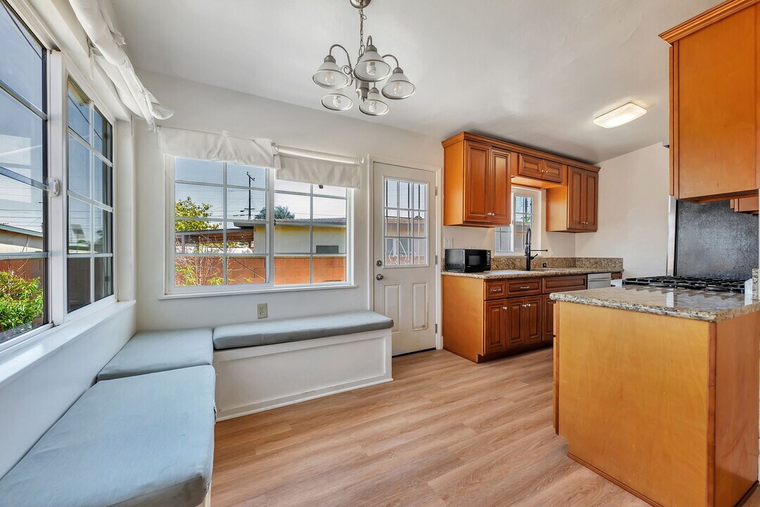 8511 Andrea Ct in San Diego, CA - Building Photo