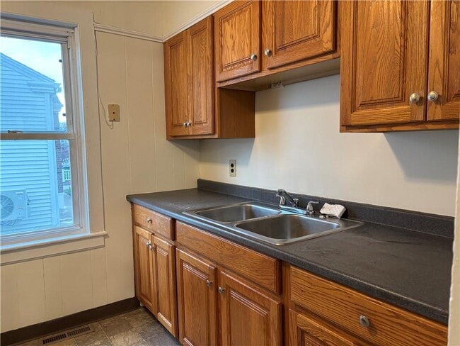 9 York Ave in Westerly, RI - Building Photo - Building Photo