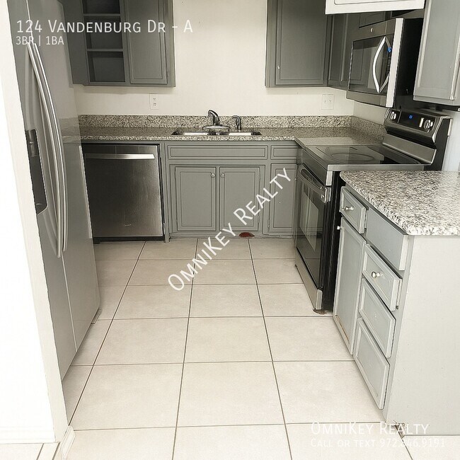 124 Vandenburg Dr in Denison, TX - Building Photo - Building Photo