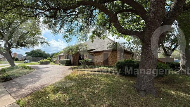 3513 Diamondhead Dr in Plano, TX - Foto de edificio - Building Photo
