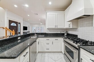 1322 Dian St in Houston, TX - Foto de edificio - Building Photo