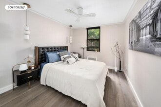 250 W 15th St in New York, NY - Building Photo - Building Photo