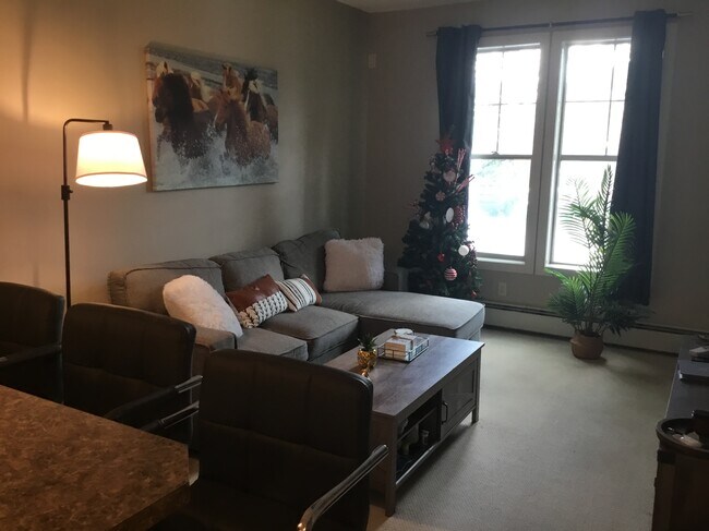 201 Sunset Dr in Cochrane, AB - Building Photo - Building Photo