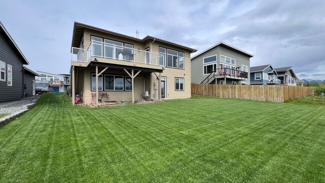 1226 Northpointe Bluff Dr in Anchorage, AK - Building Photo - Building Photo