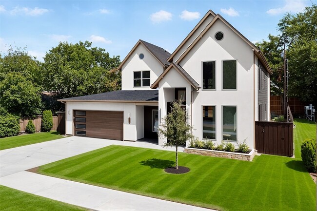 property at 1840 Highland Dr E