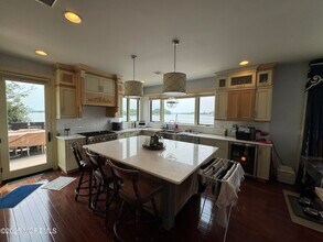 36 Beach St in Sea Bright, NJ - Building Photo - Building Photo