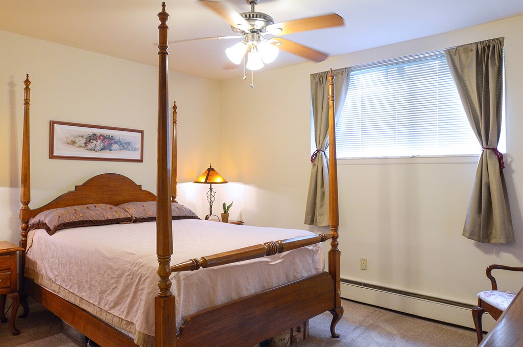 Somerset Manor East Apartments in Sterling Heights, MI