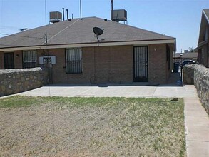 5787 Sean Haggerty Dr in El Paso, TX - Foto de edificio - Building Photo