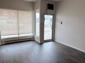 70 Main St S in Carman, MB - Building Photo