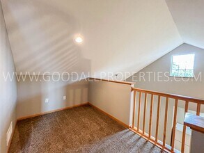 4308 153rd Pl in Urbandale, IA - Foto de edificio - Building Photo
