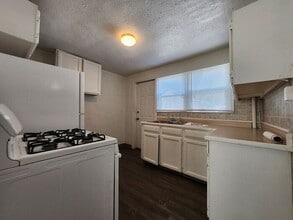 409 W Routt Ave in Pueblo, CO - Foto de edificio - Building Photo