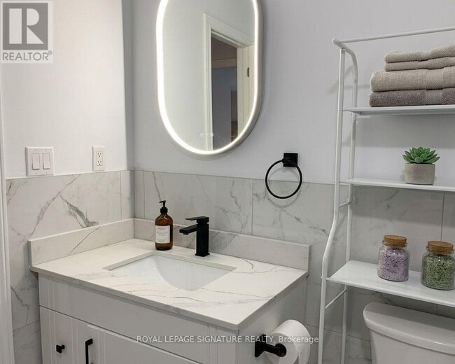 property at 21 Navy Ct
