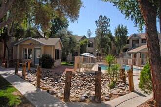 Brook Creek in Glendale, AZ - Foto de edificio - Building Photo