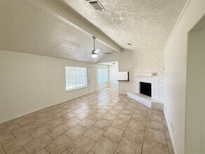 10715 Sagewillow Ln in Houston, TX - Building Photo - Building Photo