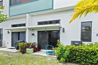 4441 NW 9th St in Plantation, FL - Building Photo - Building Photo