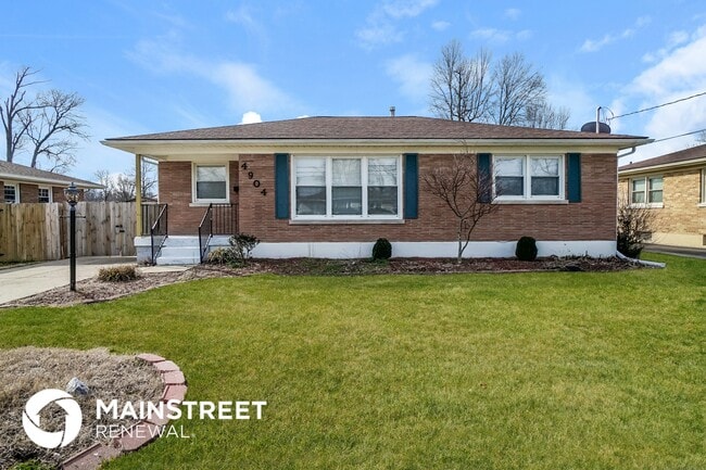 property at 4904 Paramount Dr