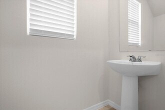 2498 Empress Dr in Kissimmee, FL - Building Photo - Building Photo