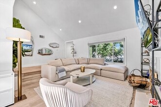5101 Keli Ct in Los Angeles, CA - Building Photo - Building Photo
