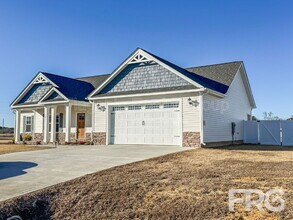 101 Creeks Edge Dr in Pikeville, NC - Building Photo - Building Photo